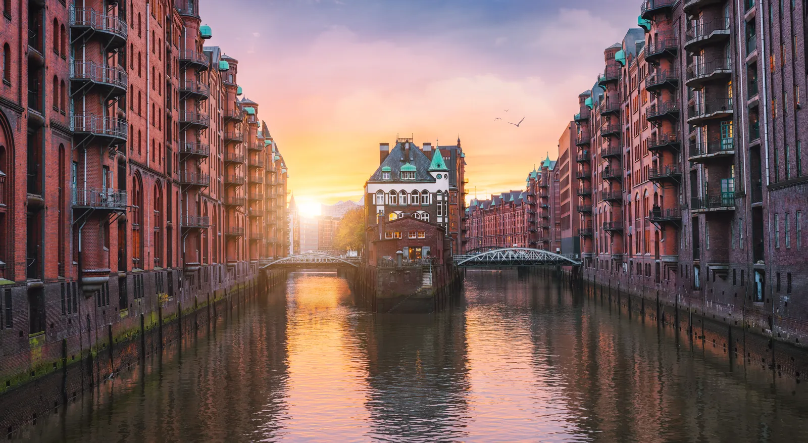 Hamburger Speicherstadt bei Sonnenuntergang